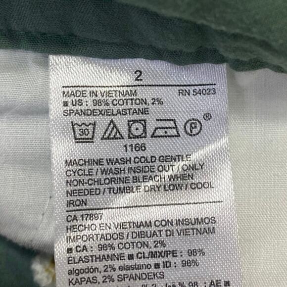 Old Navy Green Floral Daisy Embroidered Mid Rise Everyday Casual Chino Shorts 2 - Picture 5 of 5